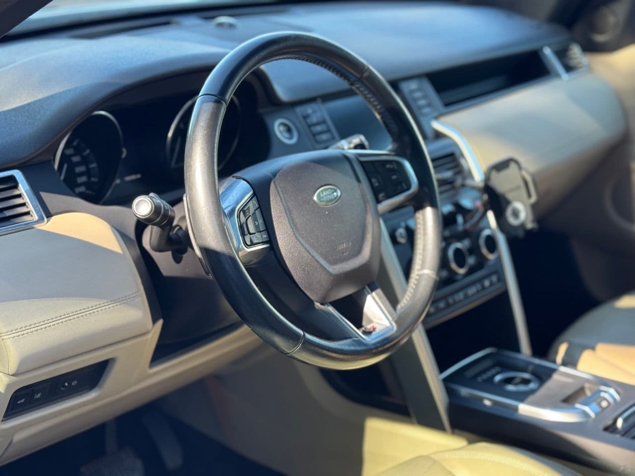 Land Rover Discovery Sport 2015 — Миниатюра 8