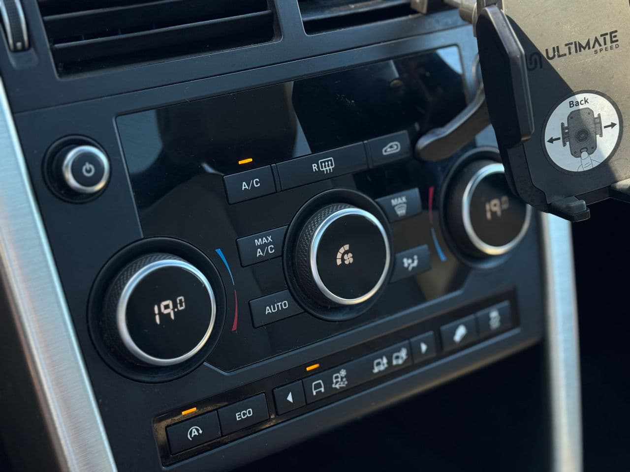 Land Rover Discovery Sport 2015 — Миниатюра 13