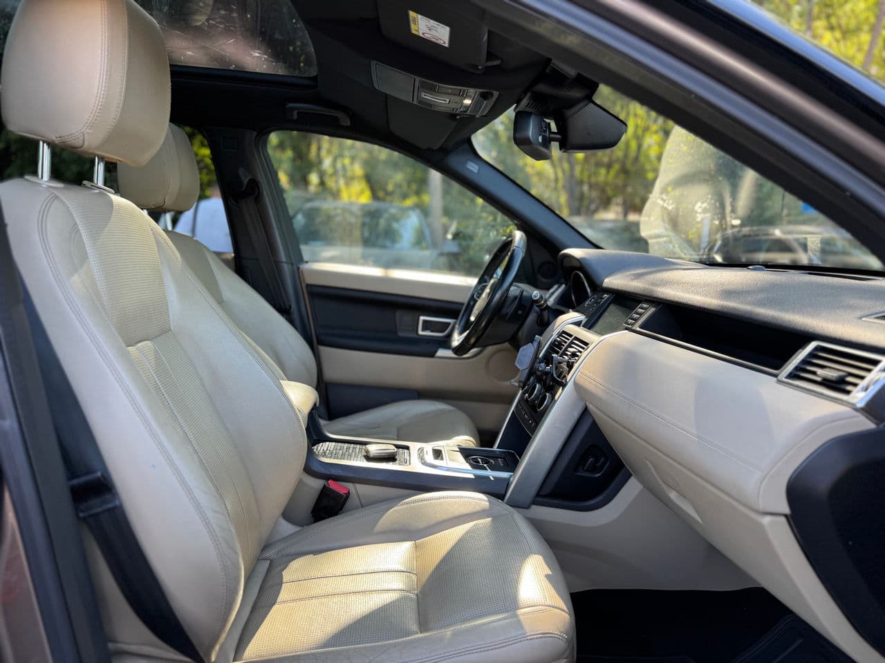 Land Rover Discovery Sport 2015 — Миниатюра 18