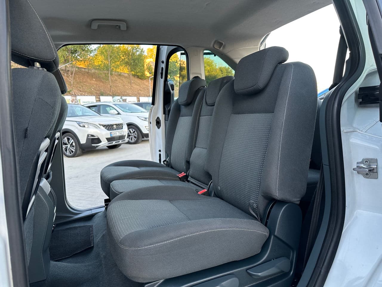 Ford Grand C-MAX 2014 — Миниатюра 13