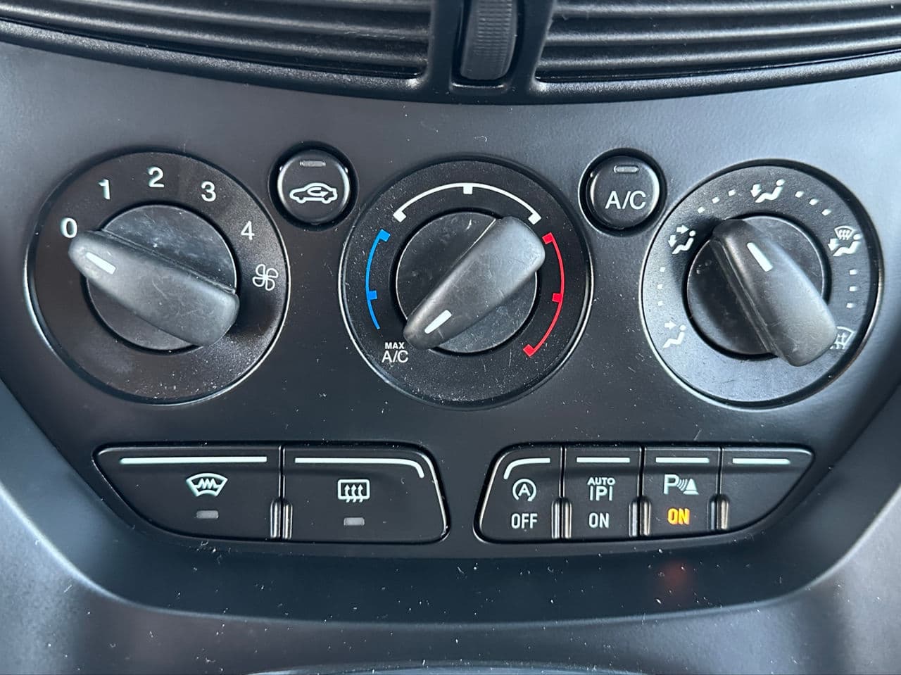 Ford Grand C-MAX 2014 — Миниатюра 11