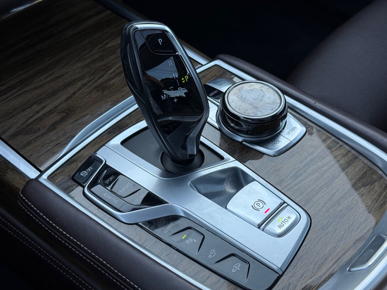 BMW 740e 2017 — Миниатюра 16