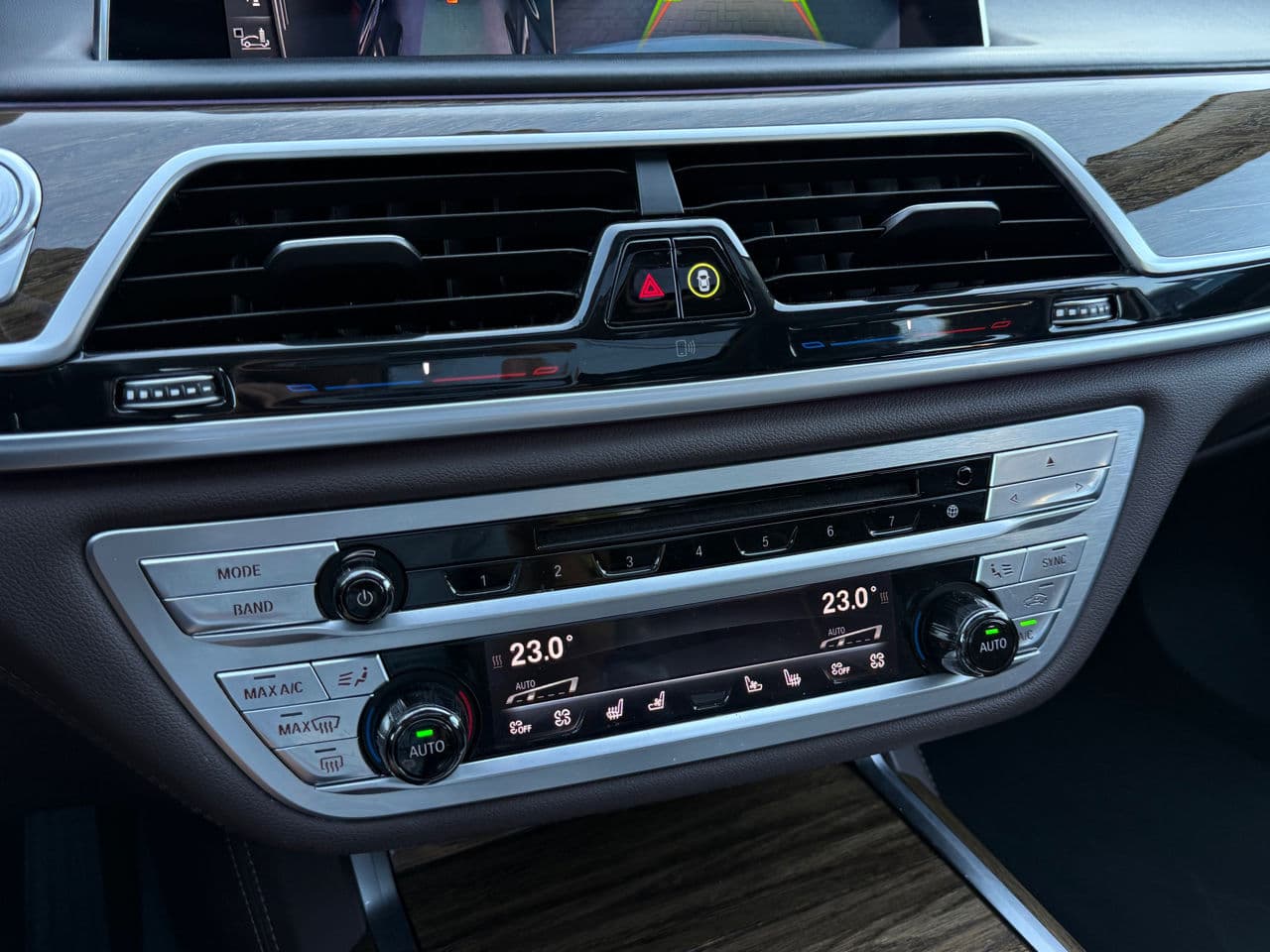 BMW 740e 2017 — Миниатюра 15