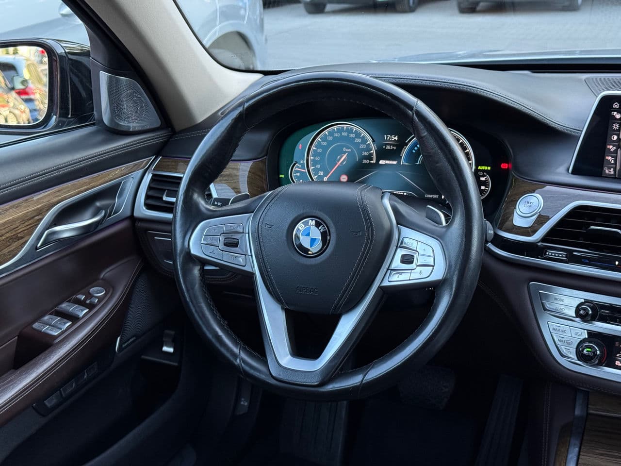 BMW 740e 2017 — Миниатюра 12