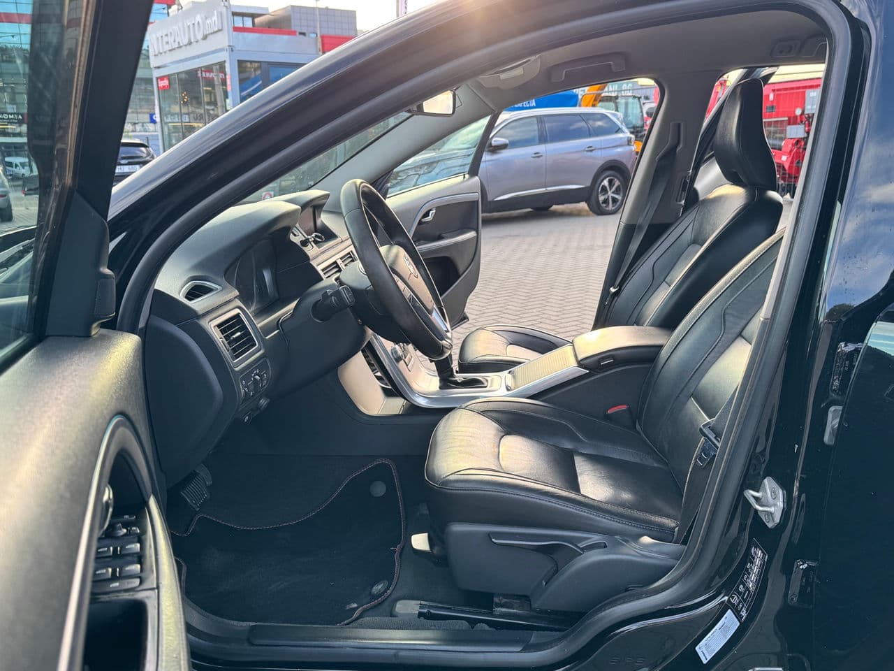 Volvo V 70 2015 — Миниатюра 5