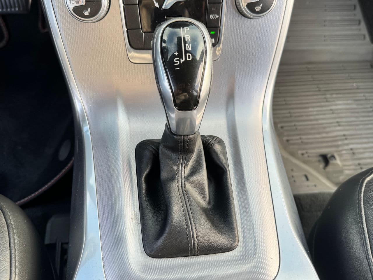 Volvo V 70 2015 — Миниатюра 12