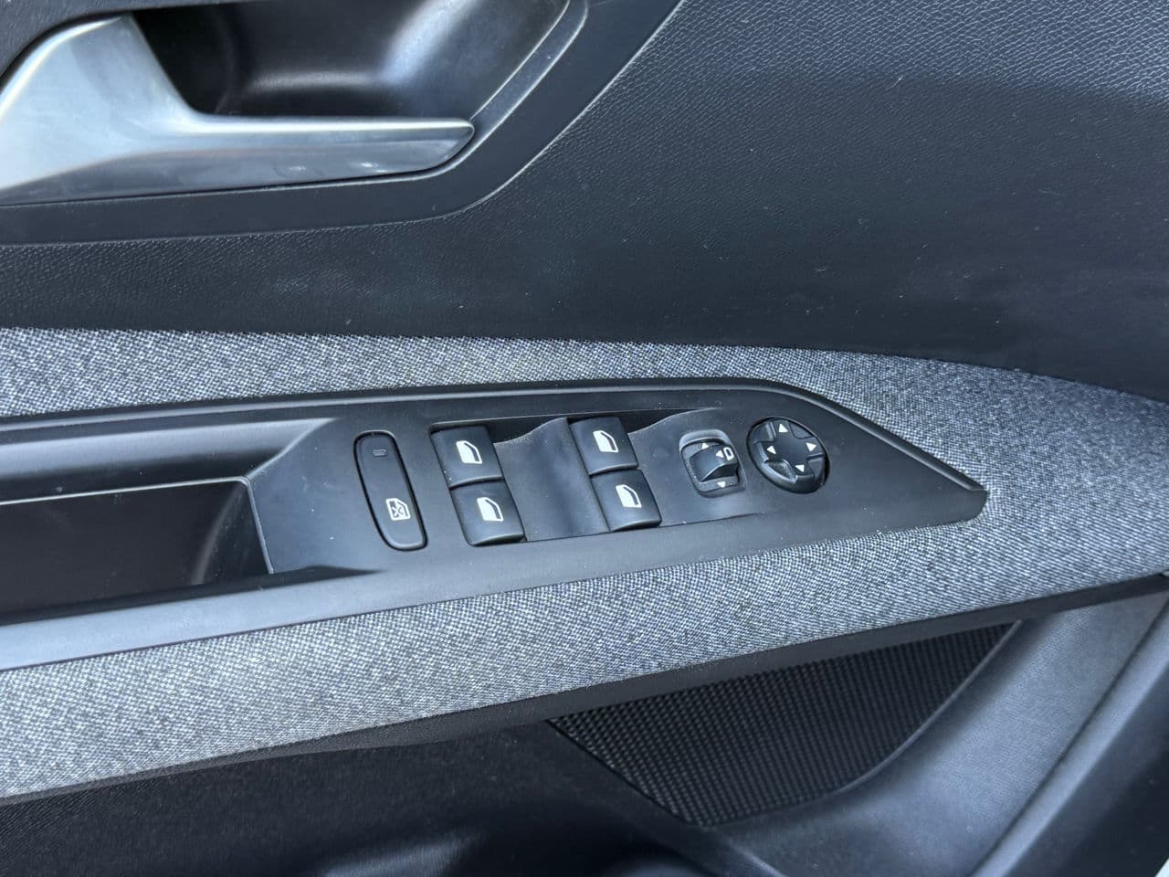 Peugeot 3008 2020 — Миниатюра 6