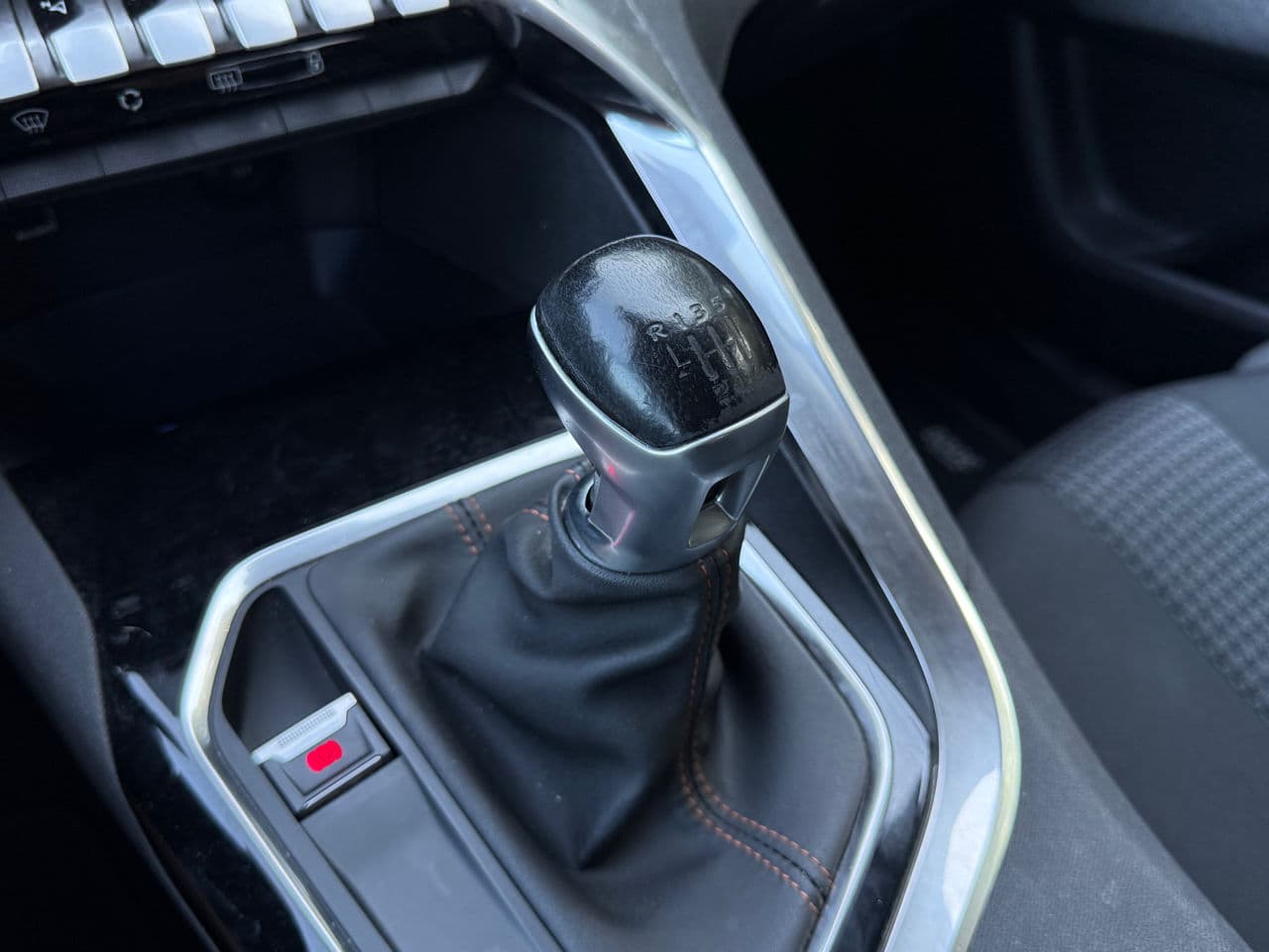 Peugeot 3008 2020 — Миниатюра 12