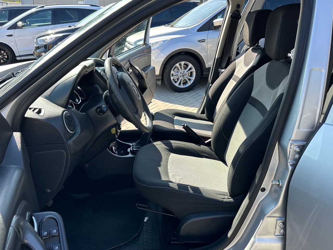 Dacia Duster 2015 — Миниатюра 5