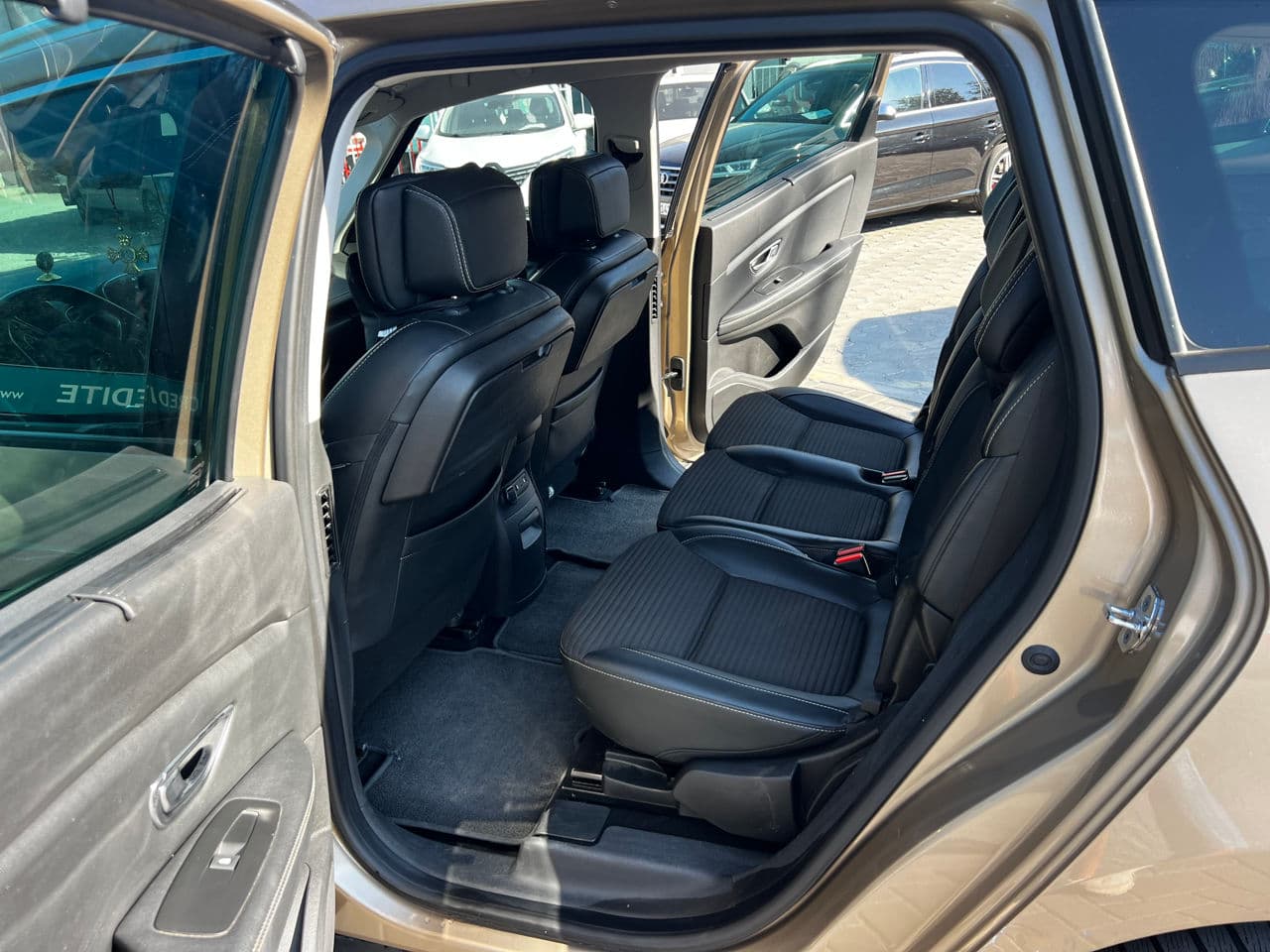 Renault Grand Scenic 2018 — Миниатюра 8
