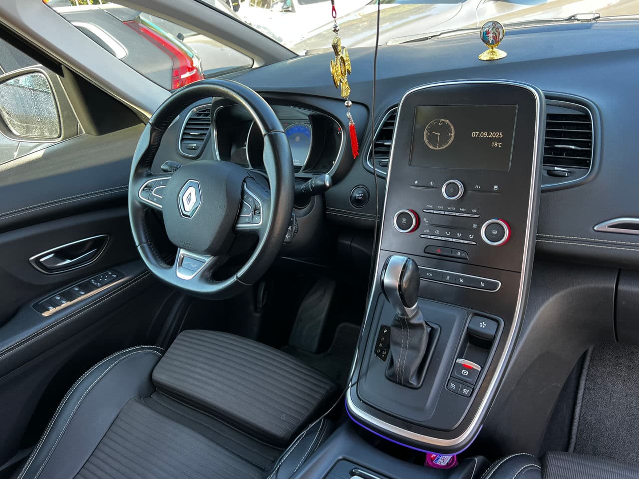 Renault Grand Scenic 2018 — Миниатюра 6