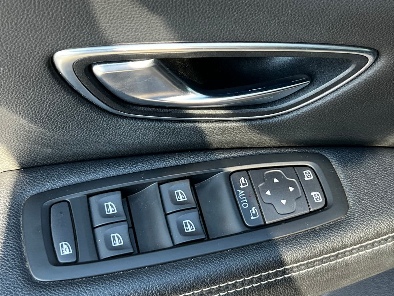 Renault Grand Scenic 2018 — Миниатюра 14