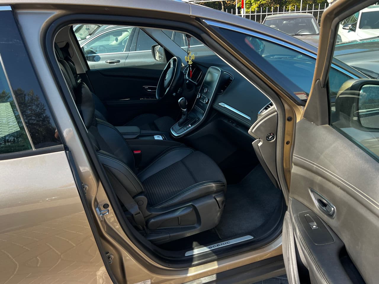 Renault Grand Scenic 2018 — Миниатюра 7