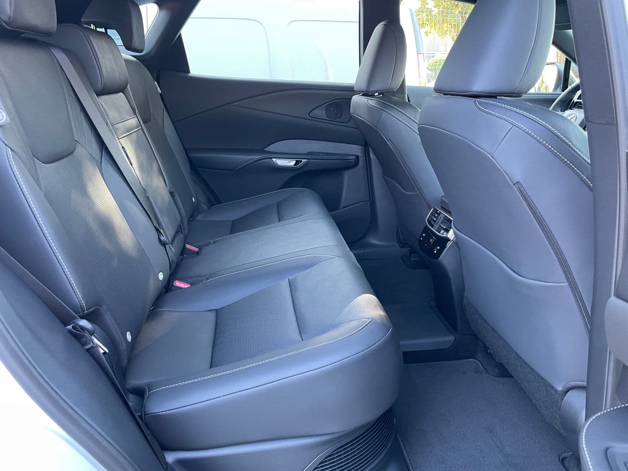 Lexus RX 450h 2025 — Миниатюра 20