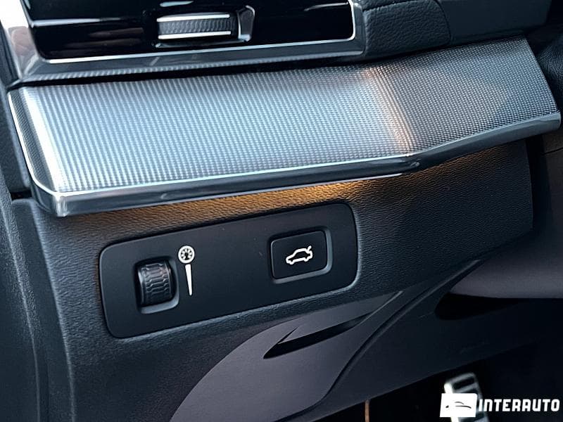 Volvo XC 90 2018 — Миниатюра 8