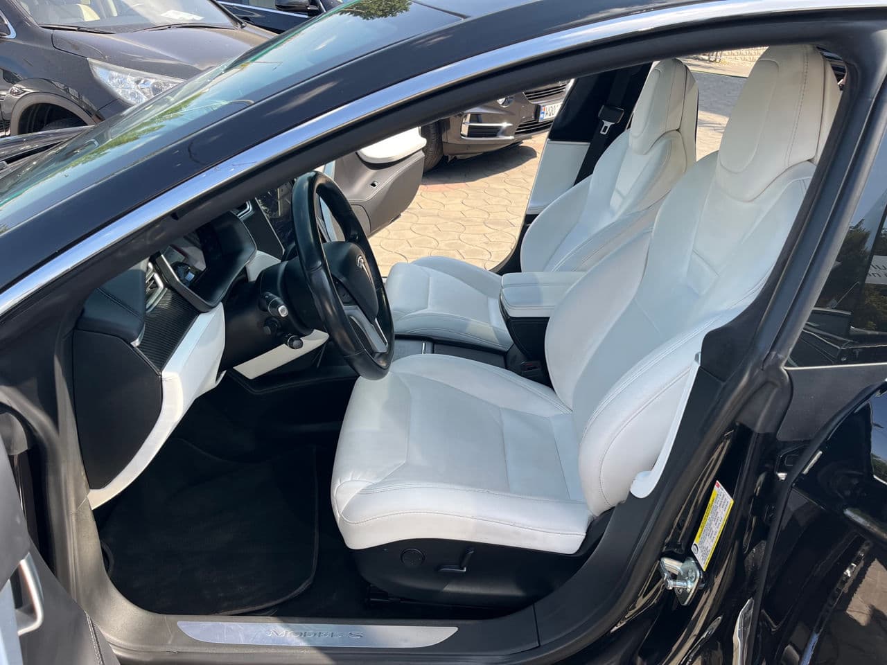 Tesla Model S 2017 — Миниатюра 5