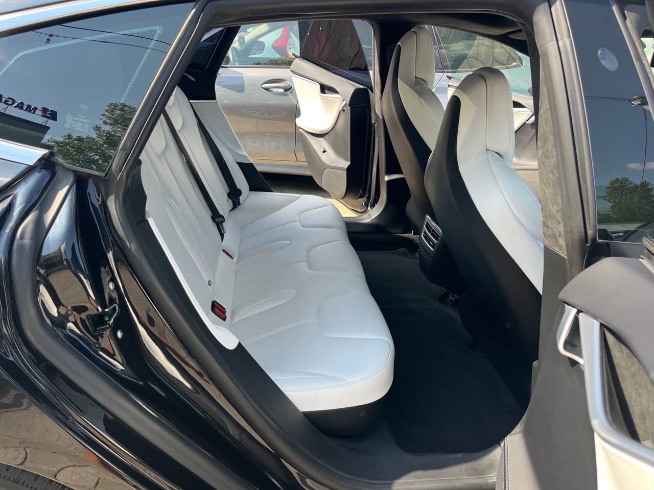 Tesla Model S 2017 — Миниатюра 14