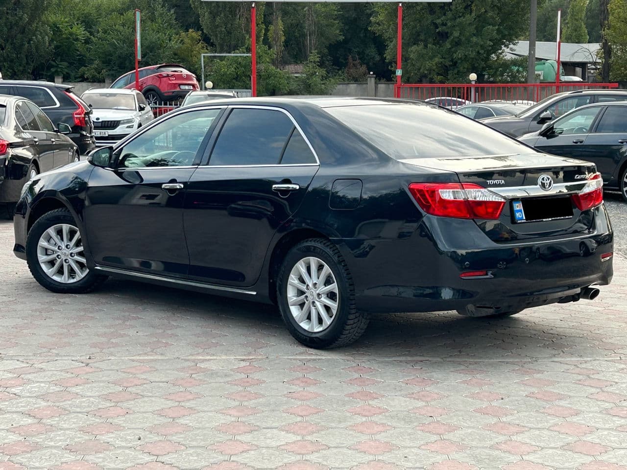 Toyota Camry 2011 — Миниатюра 3