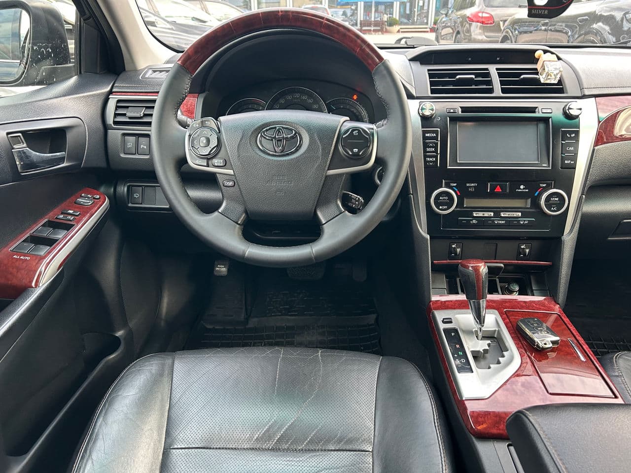 Toyota Camry 2011 — Миниатюра 7