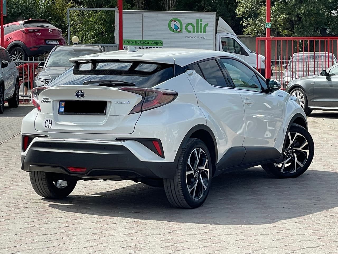 Toyota C-HR 2018 — Миниатюра 2