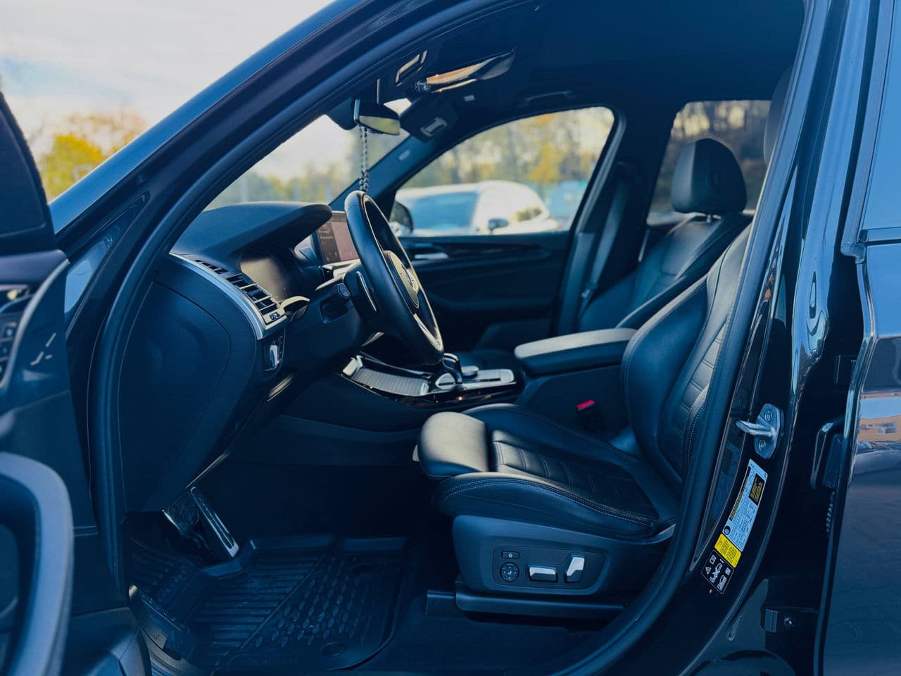 BMW X3 3.0i 2022 — Миниатюра 5