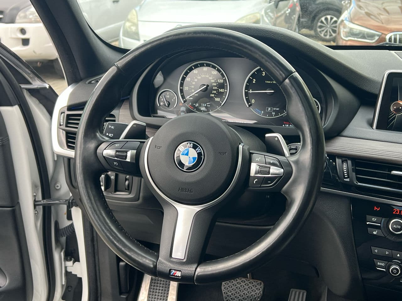 BMW X5 4.0e 2016 — Миниатюра 14