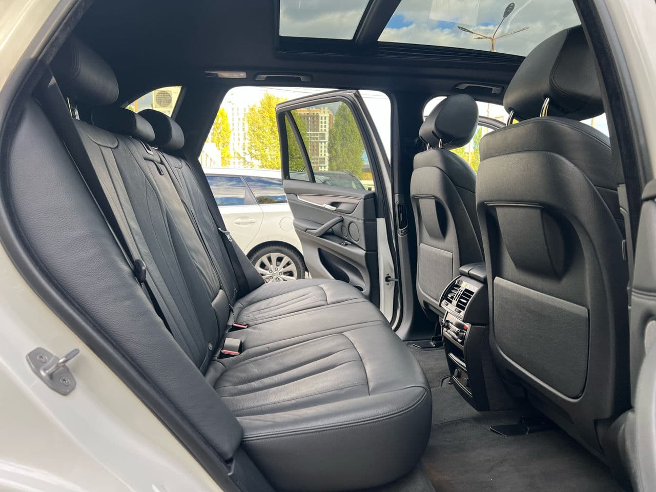 BMW X5 4.0e 2016 — Миниатюра 27