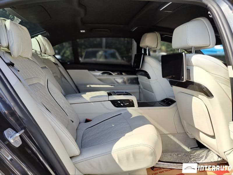 BMW 740 2021 — Миниатюра 8