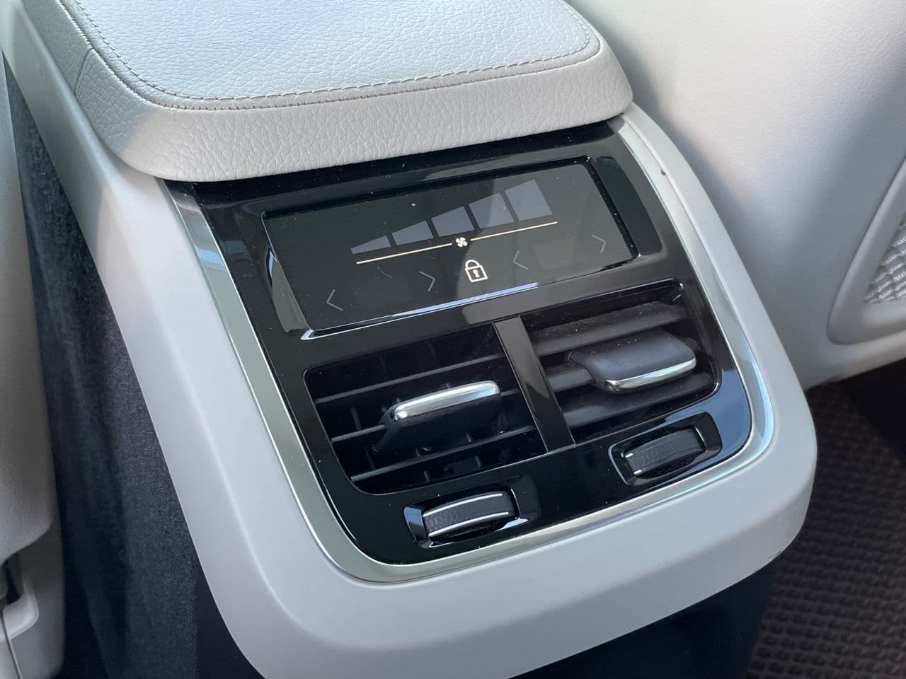 Volvo XC 90 2020 — Миниатюра 21