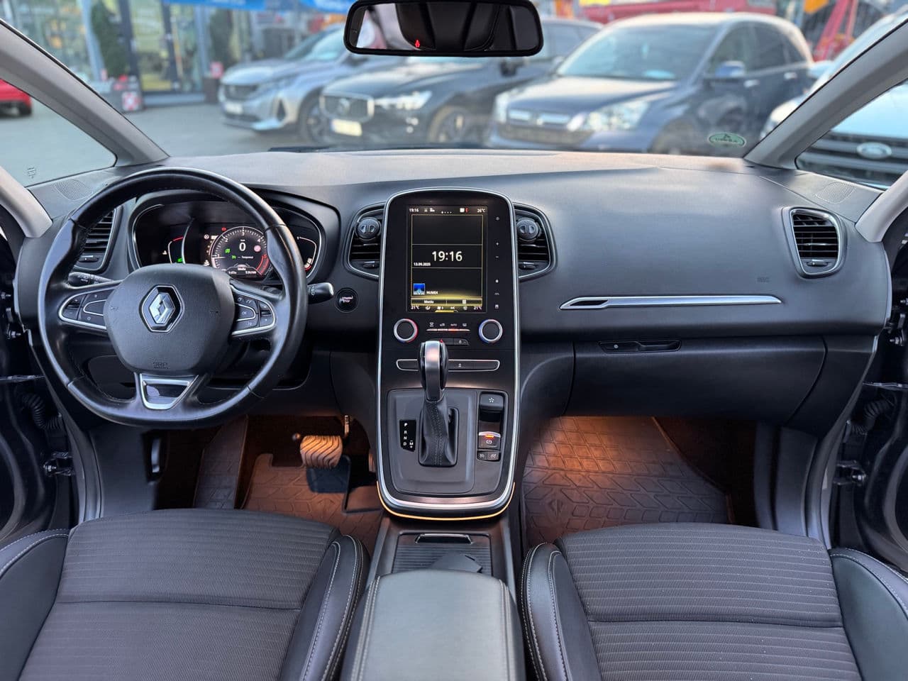 Renault Grand Scenic 2017 — Миниатюра 6