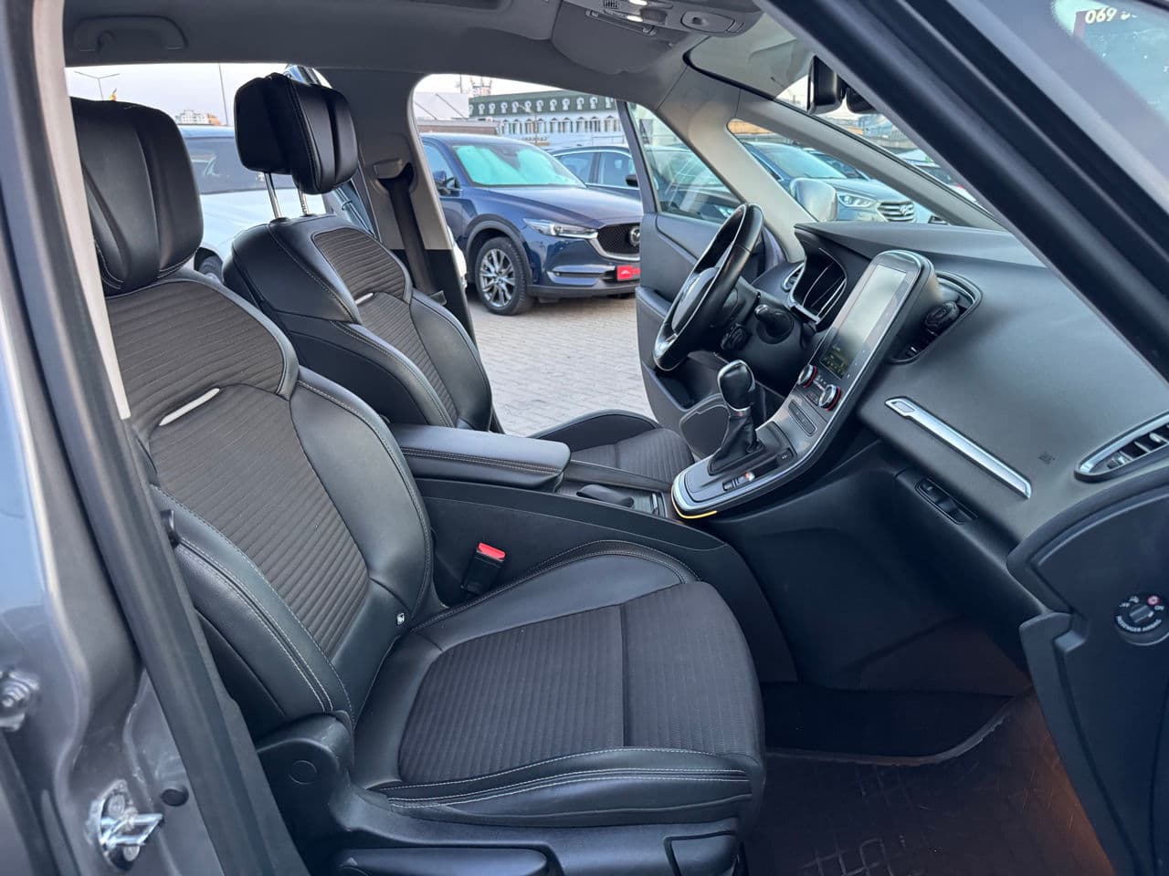 Renault Grand Scenic 2017 — Миниатюра 13