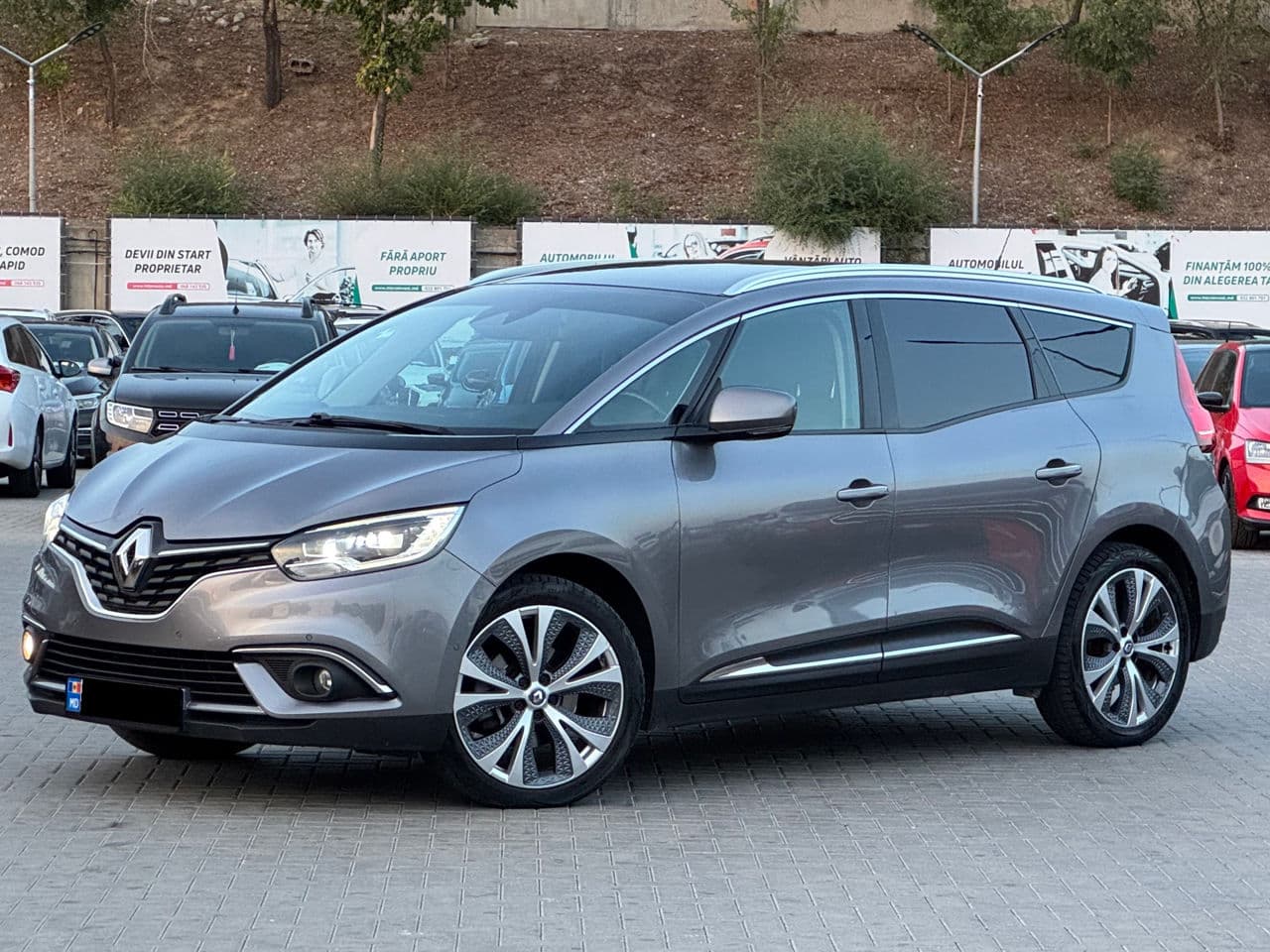 Renault Grand Scenic 2017 — Миниатюра 2