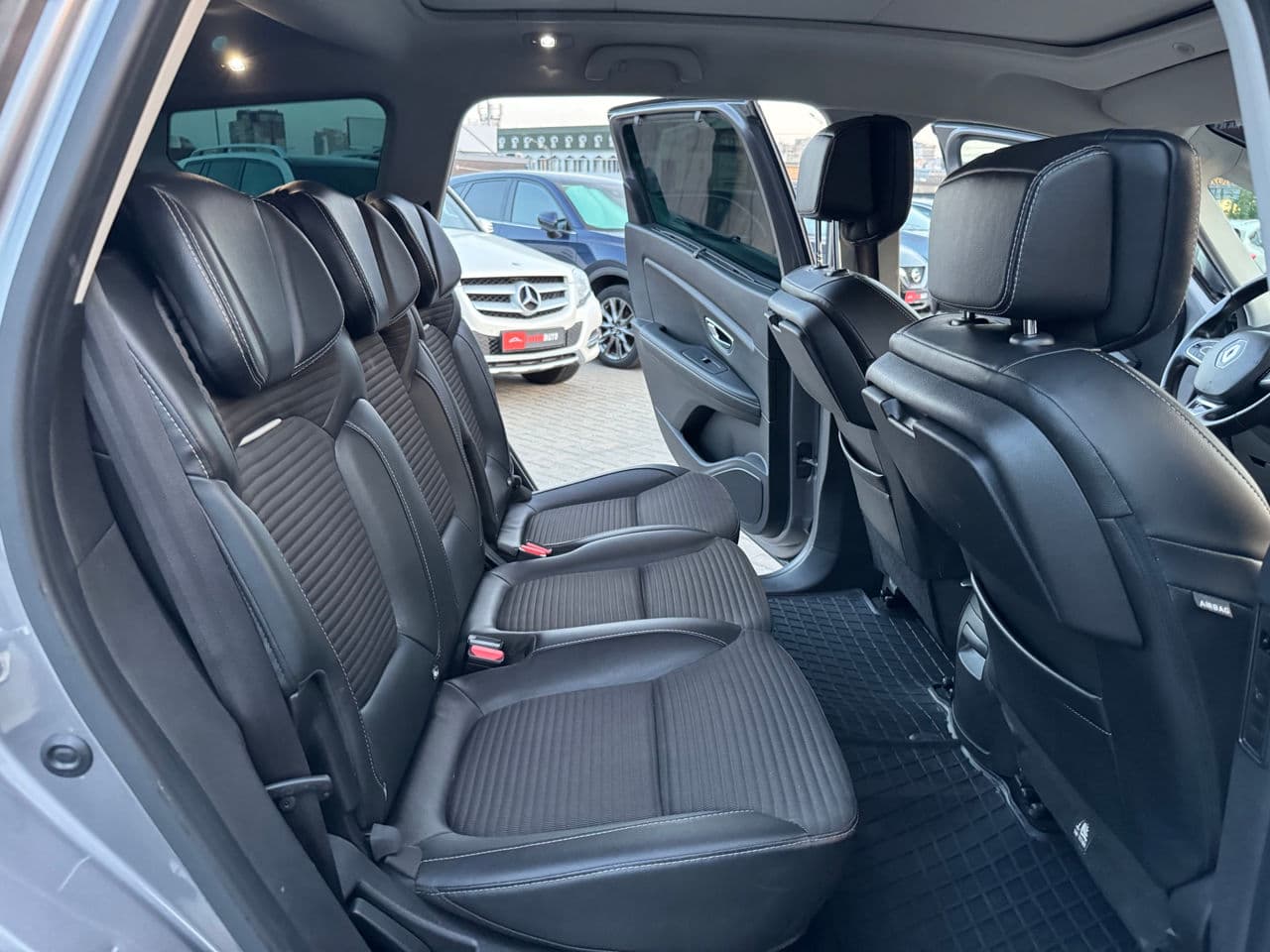 Renault Grand Scenic 2017 — Миниатюра 14