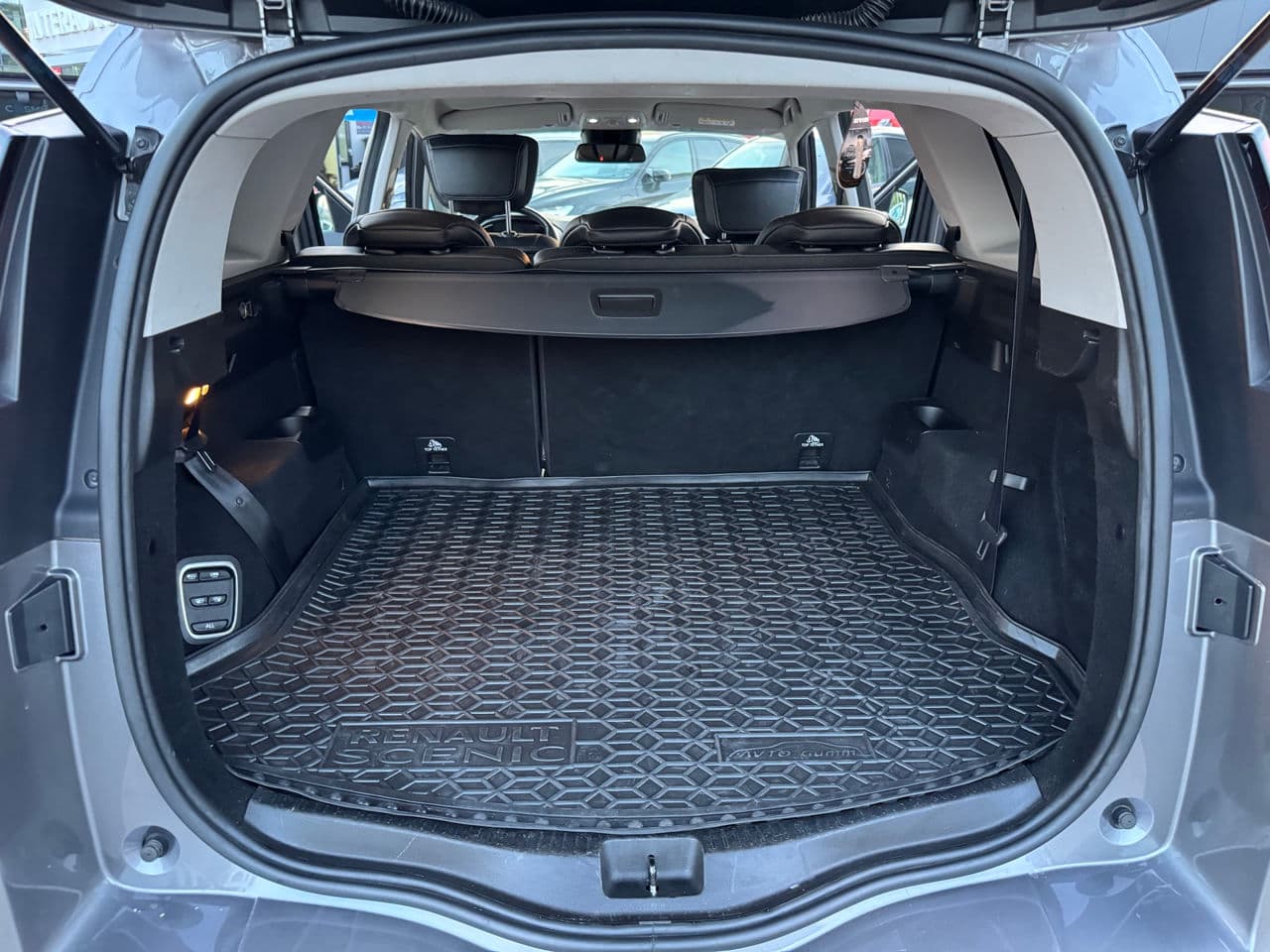 Renault Grand Scenic 2017 — Миниатюра 18