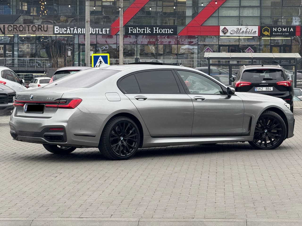 2021 BMW 750 — Miniatură 3