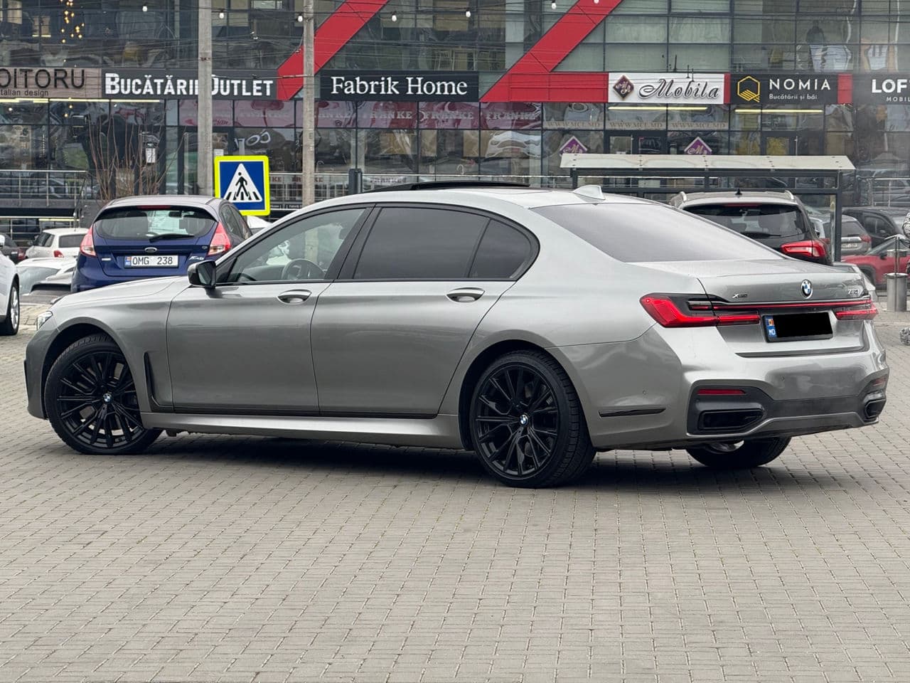 2021 BMW 750 — Miniatură 4