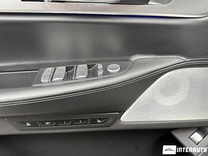 2021 BMW 750 — Miniatură 30