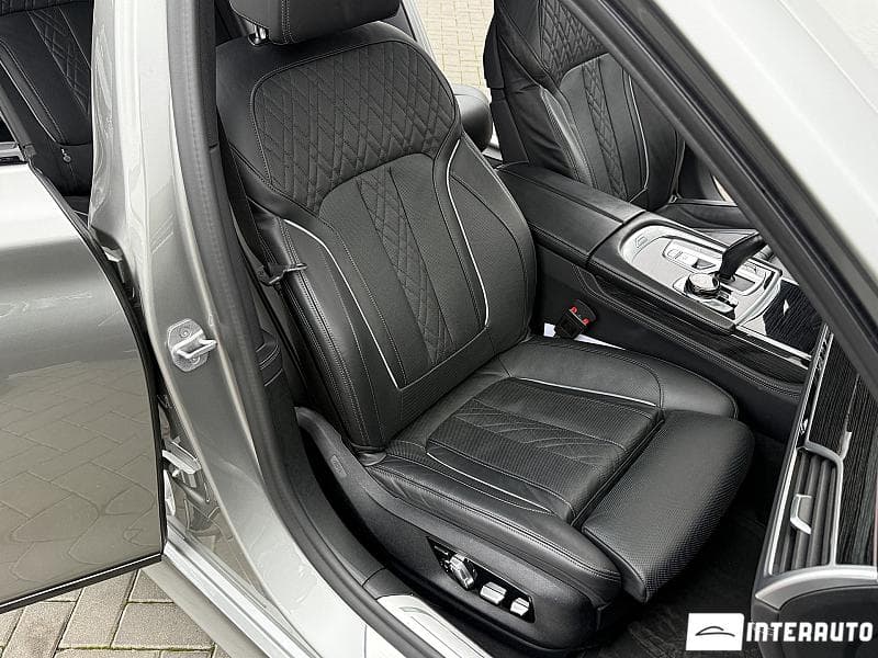 2021 BMW 750 — Miniatură 25