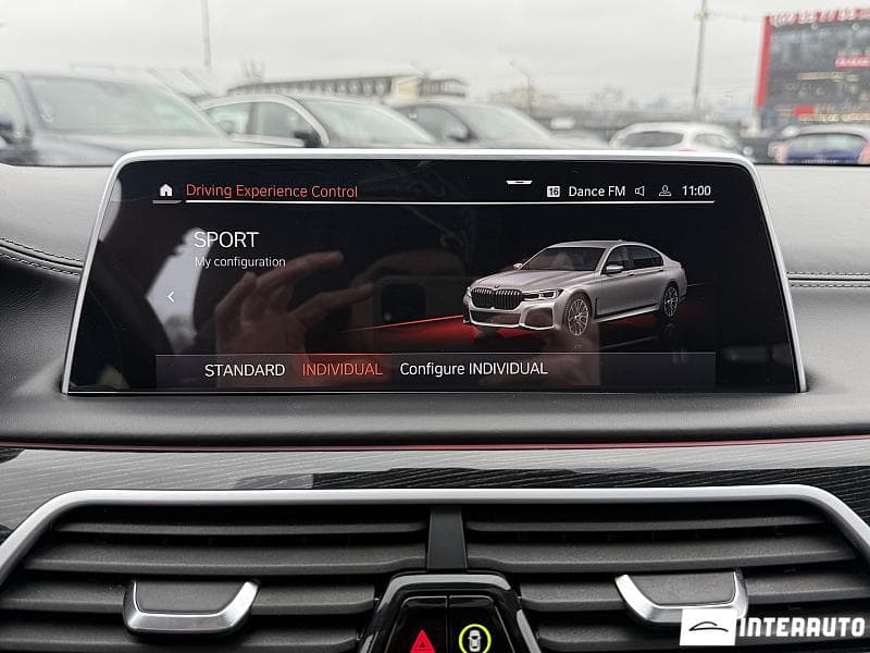 2021 BMW 750 — Miniatură 13