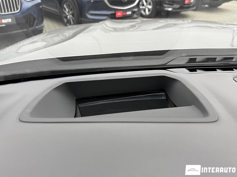 2021 BMW 750 — Miniatură 10