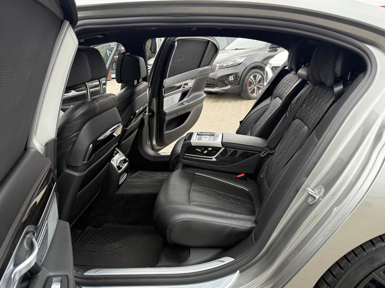 2021 BMW 750 — Miniatură 17