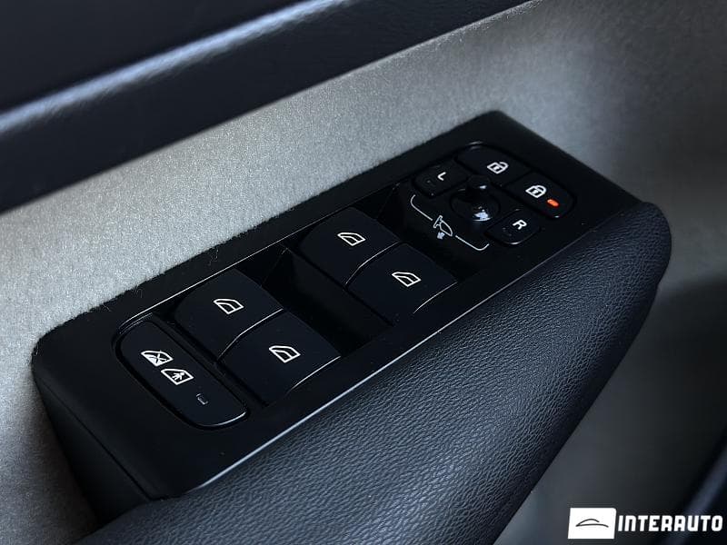 Volvo XC 40 2021 — Миниатюра 8