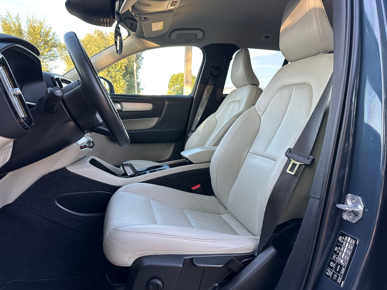 Volvo XC 40 2021 — Миниатюра 7