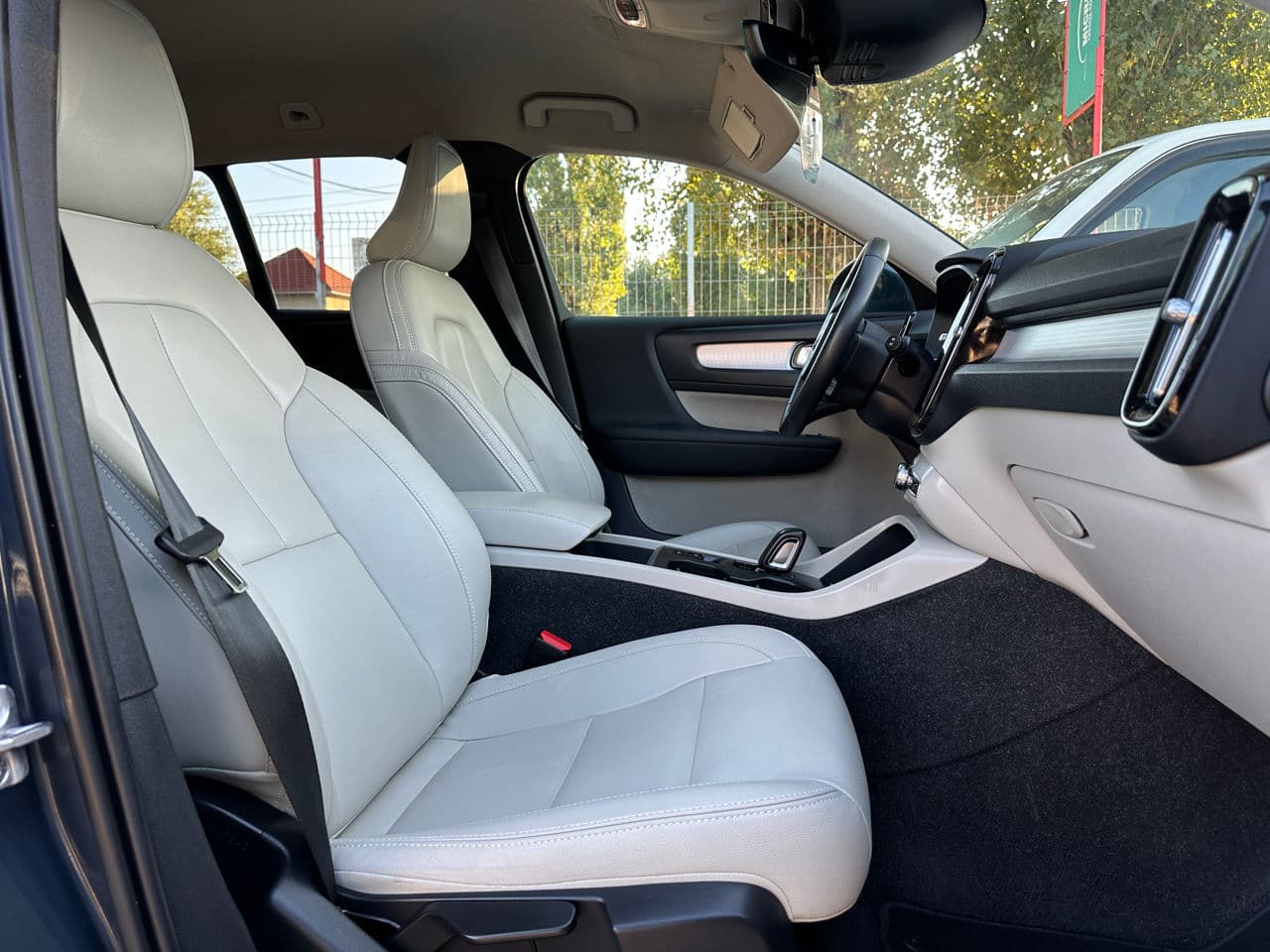 Volvo XC 40 2021 — Миниатюра 17