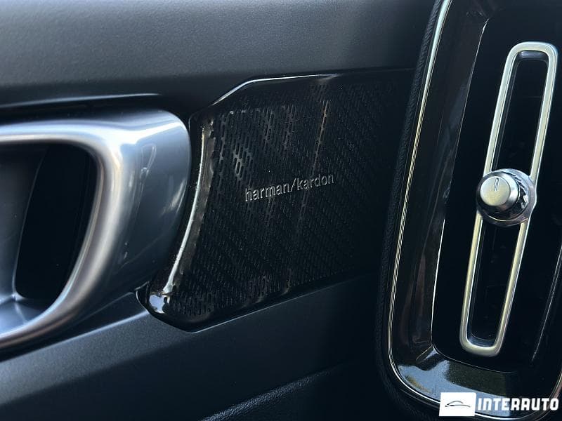 Volvo XC 40 2021 — Миниатюра 10