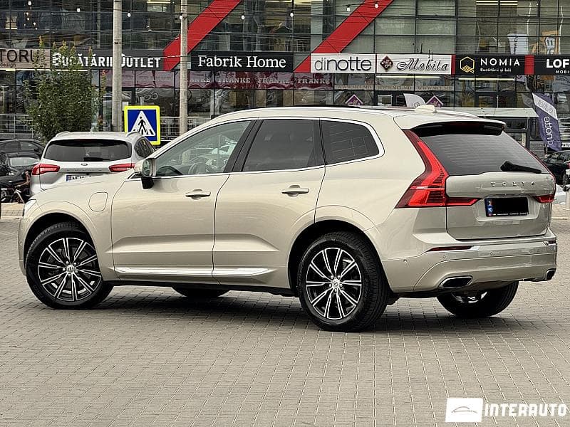 Volvo XC 60 2018 — Миниатюра 5
