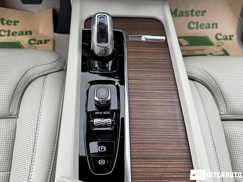 Volvo XC 60 2018 — Миниатюра 16