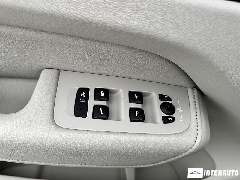 Volvo XC 60 2018 — Миниатюра 26