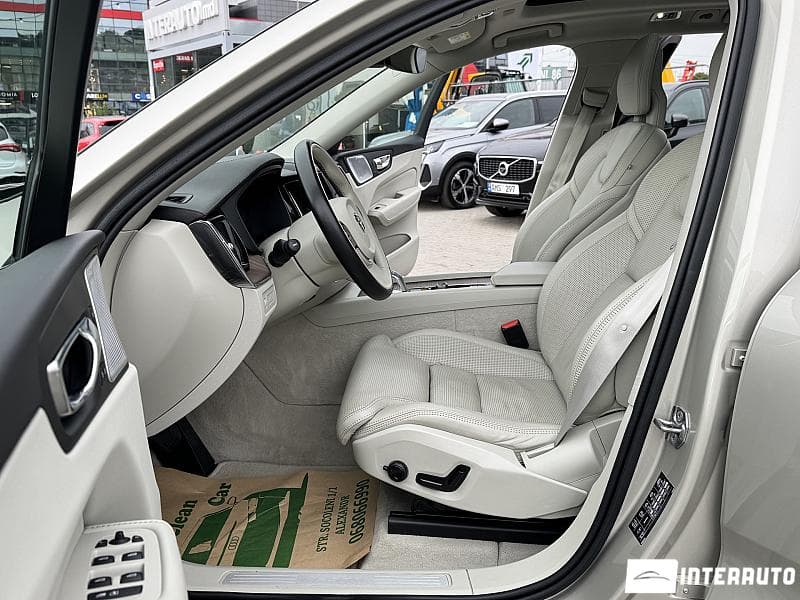 Volvo XC 60 2018 — Миниатюра 6