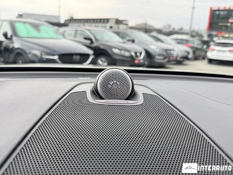 Volvo XC 60 2018 — Миниатюра 11